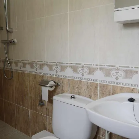Disfrute Del Relax La Privacidad Y La Comodidad En Esta Villa Con Piscina カルプ