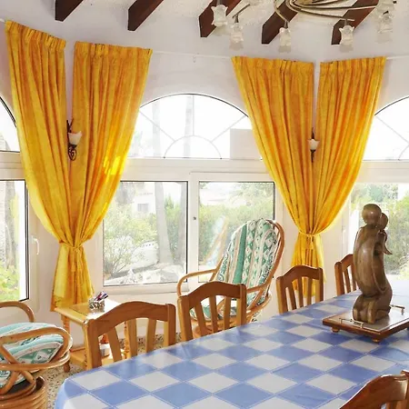 Disfrute Del Relax La Privacidad Y La Comodidad En Esta Villa Con Piscina ヴィラ カルプ