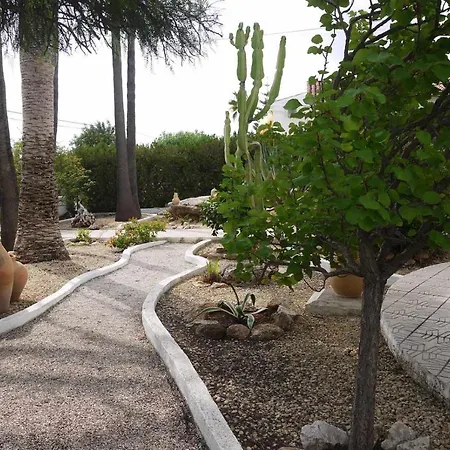 Disfrute Del Relax La Privacidad Y La Comodidad En Esta Villa Con Piscina カルプ