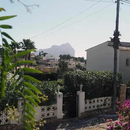 Disfrute Del Relax La Privacidad Y La Comodidad En Esta Villa Con Piscina * カルプ