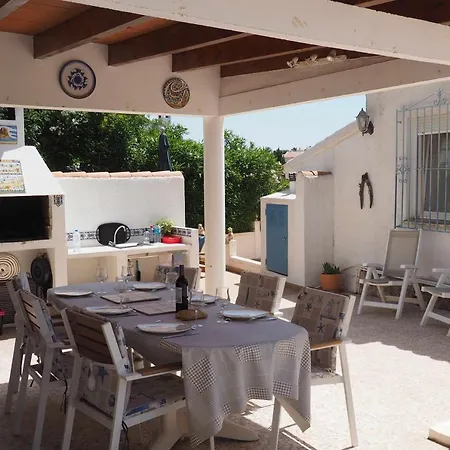 Disfrute Del Relax La Privacidad Y La Comodidad En Esta Villa Con Piscina * カルプ