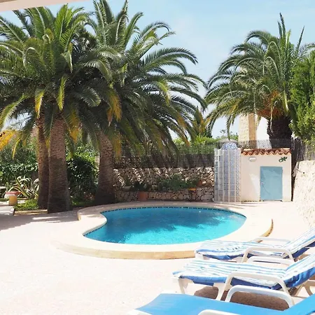ヴィラ Disfrute Del Relax La Privacidad Y La Comodidad En Esta Villa Con Piscina カルプ