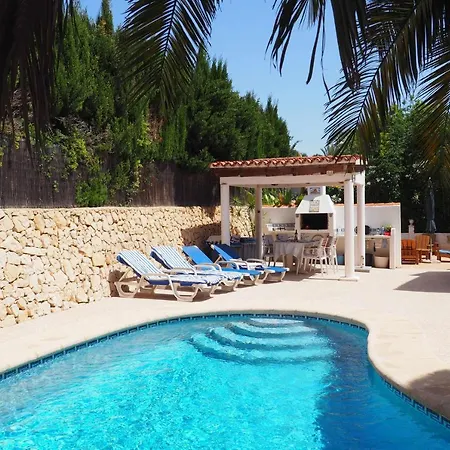 Disfrute Del Relax La Privacidad Y La Comodidad En Esta Villa Con Piscina * カルプ