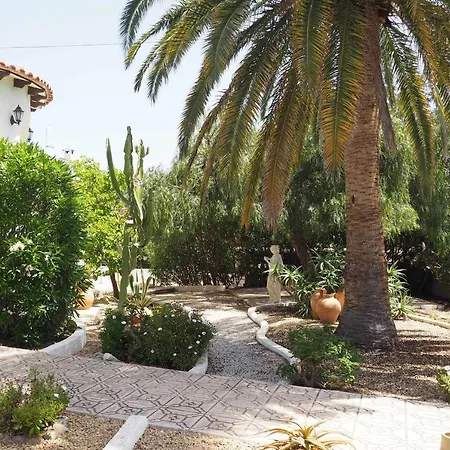 ヴィラ Disfrute Del Relax La Privacidad Y La Comodidad En Esta Villa Con Piscina カルプ