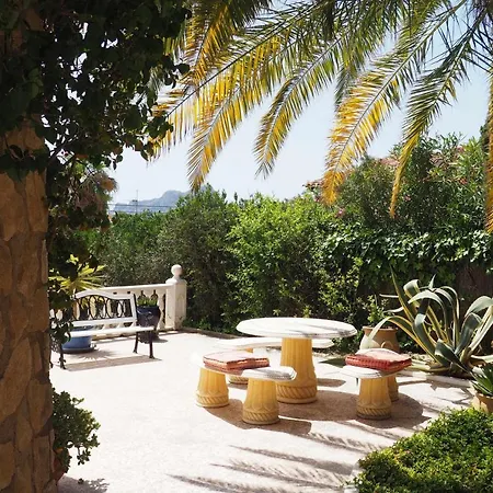 Disfrute Del Relax La Privacidad Y La Comodidad En Esta Villa Con Piscina * カルプ